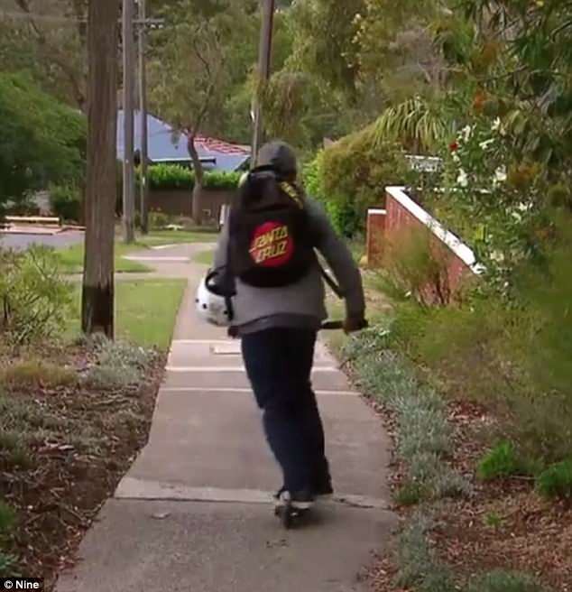 Cãi nhau với bố mẹ, cậu bé 12 tuổi lẳng lặng bỏ nhà đi, bố mẹ ráo riết đi tìm đến khi phát hiện vị trí của con mới choáng váng-2