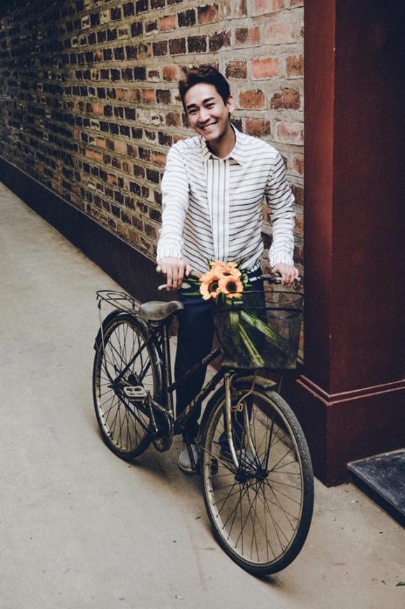 Soái ca Hứa Vĩ Văn đạp xe dạo phố Hà Nội-5