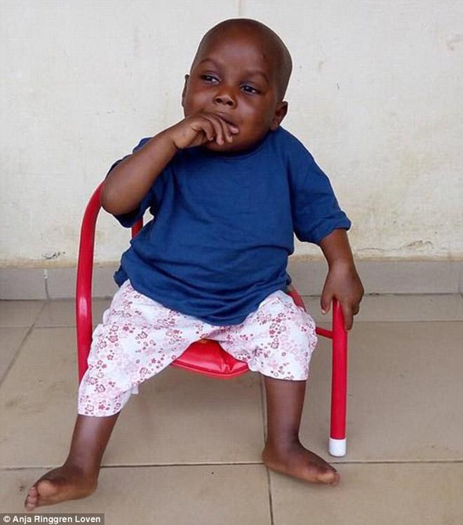 Hình ảnh mới nhất của cậu bé 2 tuổi từng bị bỏ đói gây chấn động thế giới-6