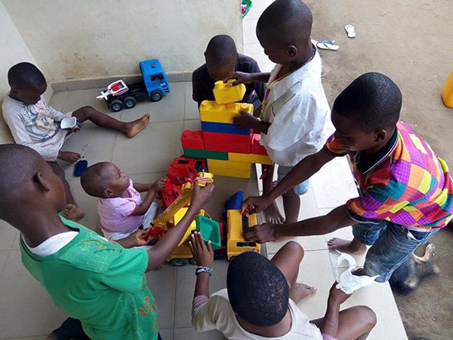 Hình ảnh mới nhất của cậu bé 2 tuổi từng bị bỏ đói gây chấn động thế giới-9