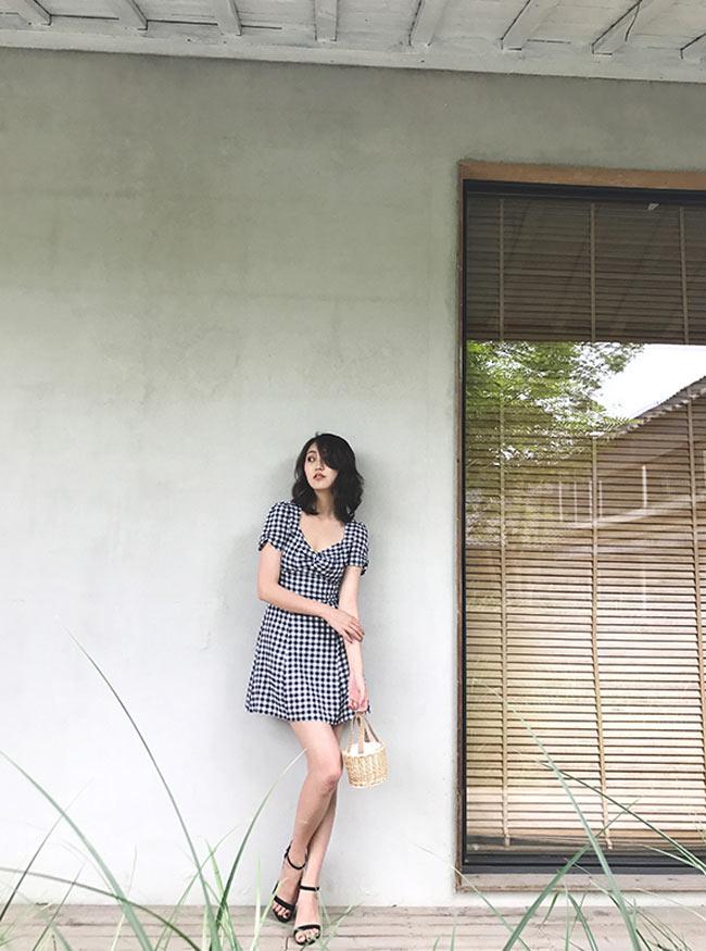 Bạn đã có áo sơ mi cổ vuông hot nhất hè như Hà Hồ chưa?-6