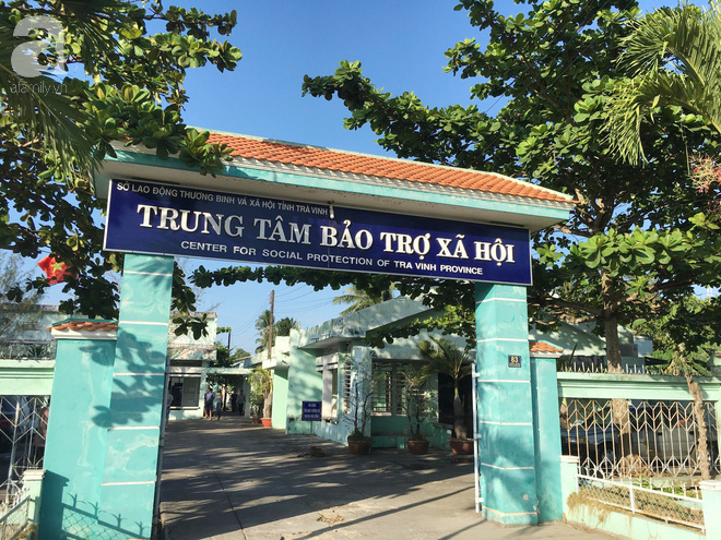 Người đầy vẩy ngứa như da trăn, bé gái 14 tháng tuổi bị bố mẹ bỏ rơi nên không có tiền chữa trị-9