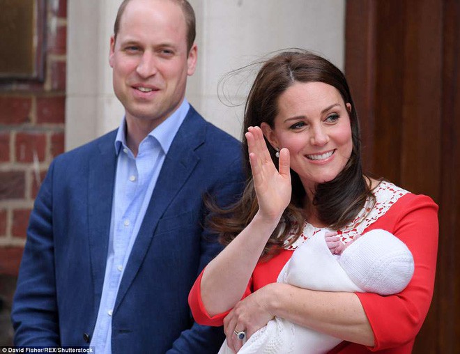 Đây là câu trả lời của Hoàng tử William khi được hỏi về tên của con thứ 3 và bí mật phía sau vẻ rạng rỡ của Công nương Kate ngay sau khi sinh-2