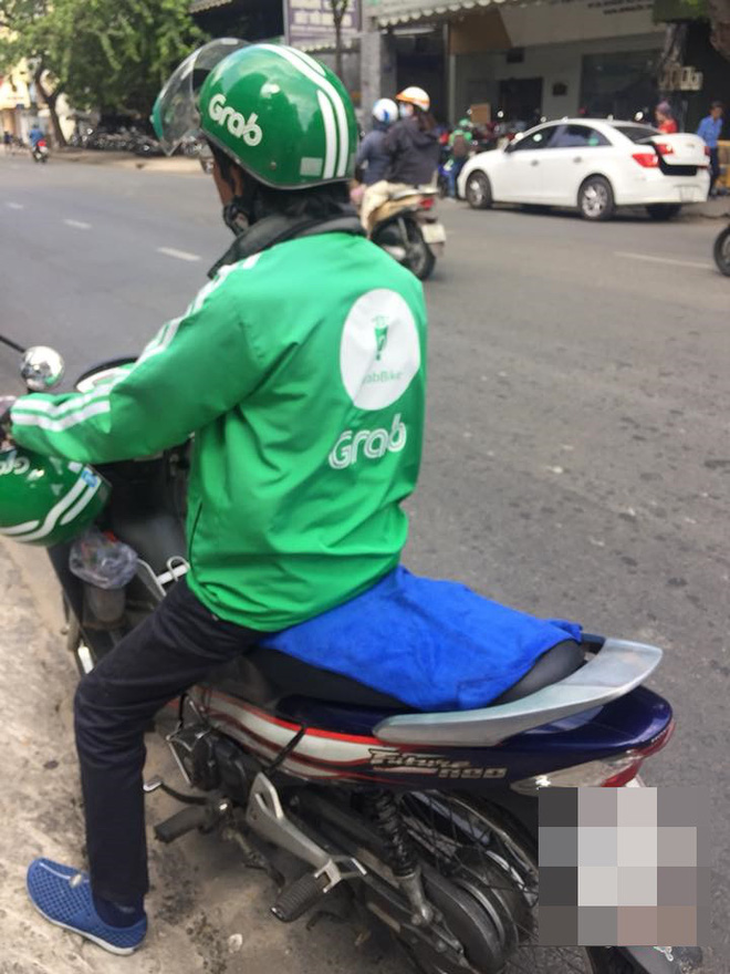 Chiếc khăn trải lên yên xe và lời nói ngại ngùng của tài xế Grabbike-1