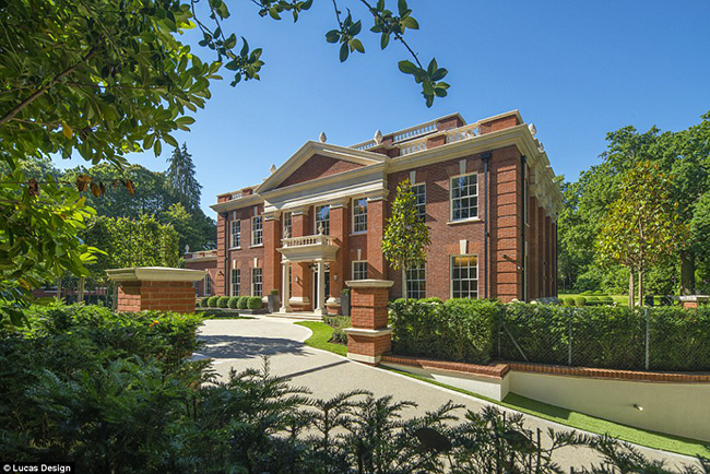 Lóa mắt với nội thất sang chảnh như hoàng gia trong căn biệt thự đắt nhất nhì nước Anh-1