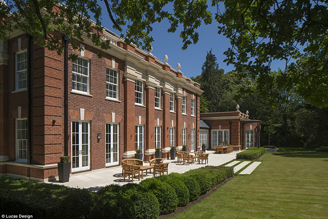 Lóa mắt với nội thất sang chảnh như hoàng gia trong căn biệt thự đắt nhất nhì nước Anh-2