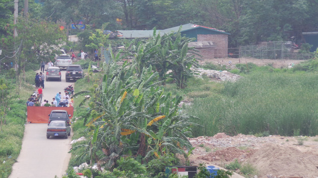 Thi thể nam giới bị cháy, nhét trong bao tải vứt ven đường-1