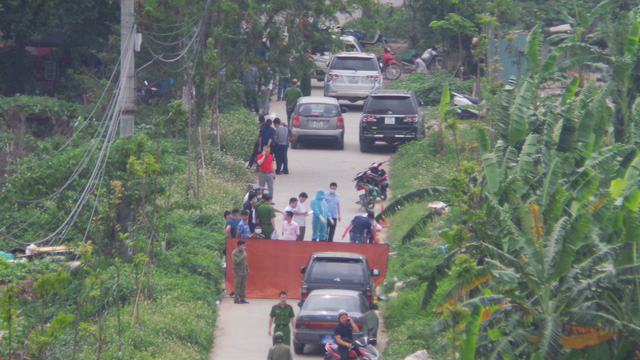 Thi thể nam giới bị cháy, nhét trong bao tải vứt ven đường-2