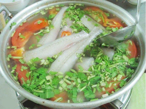 Đến Quảng Bình uống tiết mãng xà biển, ăn gỏi thủy quái, bạn đã thử chưa?-6