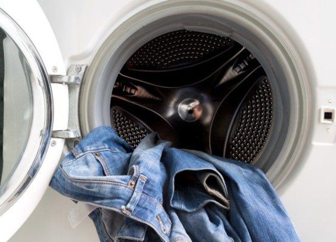 Nếu không muốn chiếc quần jeans trở nên bạc phếch hãy ghi nhớ 6 nguyên tắc làm sạch này-6