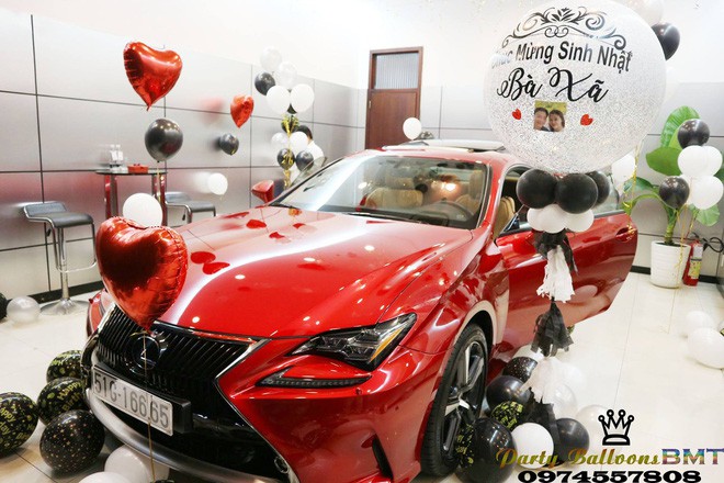 Tặng vợ xe hơi Lexus nhân ngày sinh nhật, đã thế còn trang trí bóng bay lãng mạn khiến nhiều người ngưỡng mộ-2