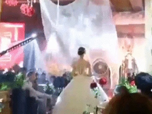 Những tai nạn khó đỡ trong đám cưới khiến dân tình cười rớt hàm