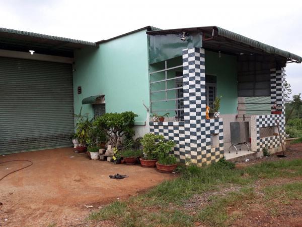 Hàng xóm tiết lộ thông tin lạ từ cơ sở cà phê nhuộm pin-2