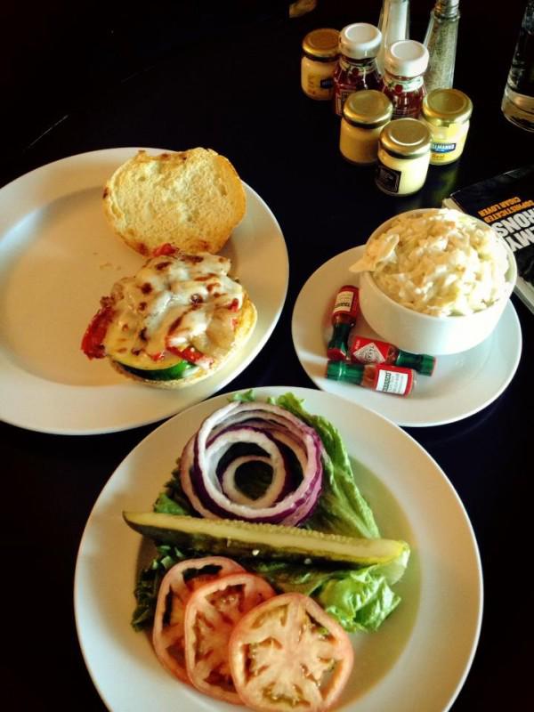 Ở tuổi 53, MC Kỳ Duyên sở hữu độ gợi cảm chết người nhờ vào bí quyết sau-8