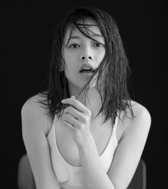 Chi Pu bị chê vòng một xuống cấp khi táo bạo khoe ngực-15