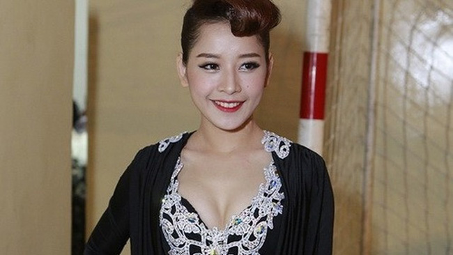 Chi Pu bị chê vòng một xuống cấp khi táo bạo khoe ngực-16