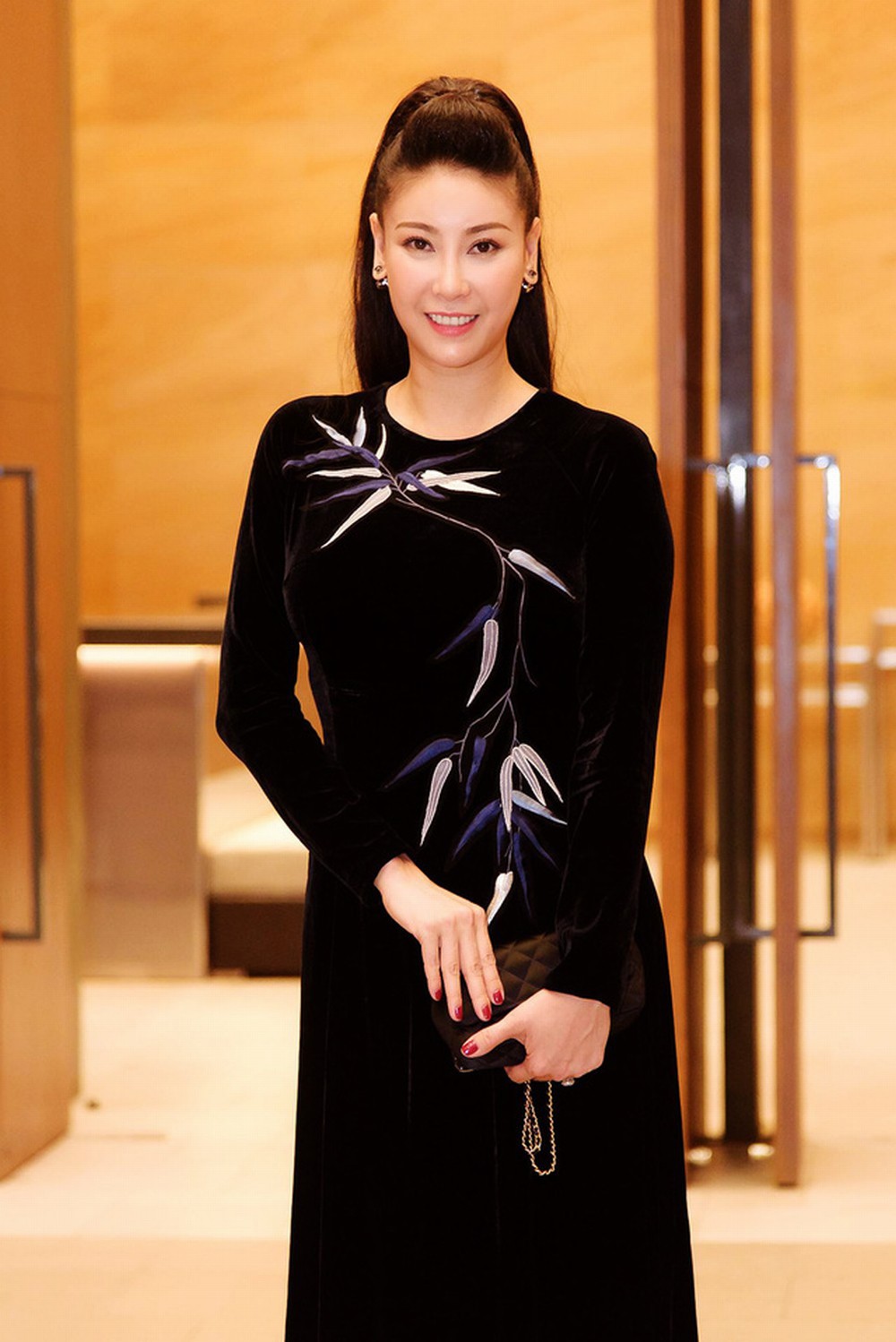 Gặp Hà Kiều Anh HHVN 1992: Người đàn bà đẹp với tình yêu 18 năm cho gã đàn ông từng là chồng của bạn!-4