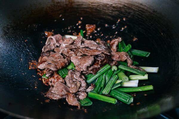 Tuyệt chiêu giúp xào thịt bò mềm ngọt không bao giờ bị dai-4