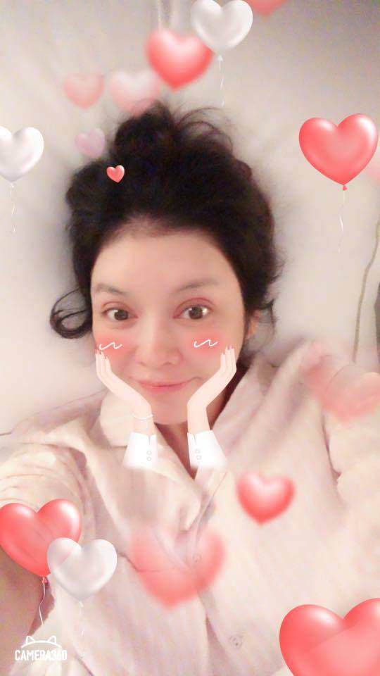 Nhan sắc khác biệt giữa thảm đỏ và khi ở nhà khiến Lý Nhã Kỳ phải lên tiếng-5