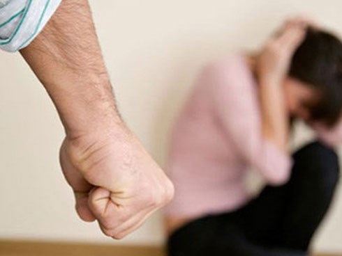 Dân tình bất mãn tột độ với anh chồng đánh vợ, giành quyền nuôi con không được còn chê vợ xấu sau 2 lần sinh nở