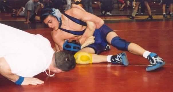 Võ sĩ cụt tay chờ ngày thượng đài trong lồng bát giác-3