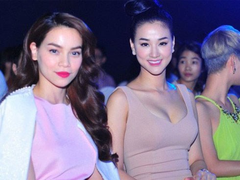 Hội người yêu cũ V-biz đứng chung khung hình: Người ‘kết đồng minh’, kẻ không nhìn mặt
