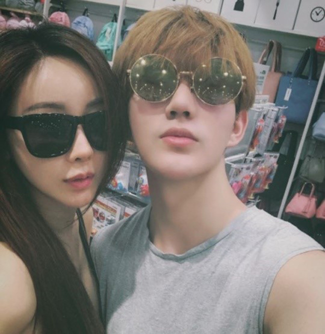 Những sao nữ gợi cảm bất chấp cha mẹ phản đối để cưới người mình yêu-2