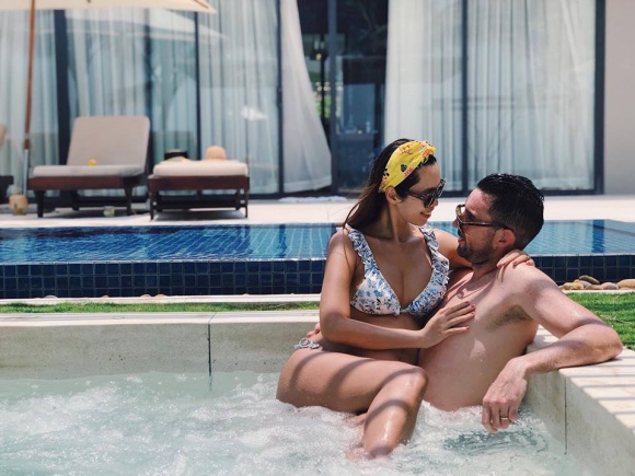Siêu mẫu Hà Anh bụng bầu 8 tháng vẫn tự tin diện bikini gợi cảm-6