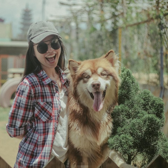 Hiền Thục hào hứng chơi đùa ở trang trại chó tại Đà Lạt-2