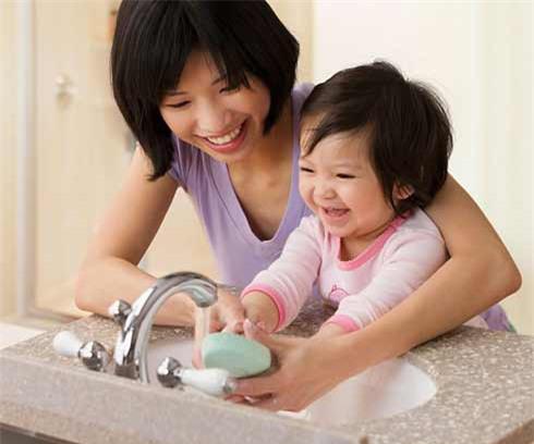 Bệnh tay chân miệng ở trẻ em: 6 việc mẹ cần làm tại nhà để bé nhanh khỏi-3