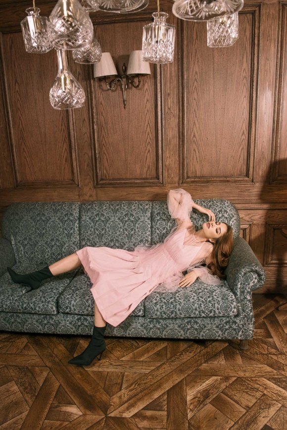 Phạm Hương quyến rũ như nữ thần trong bộ ảnh mới-6