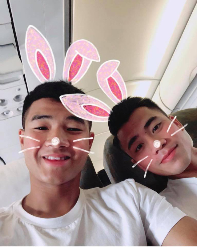 Đức Chinh của U23 Việt Nam tiếp tục đốn tim” fan nữ bằng loạt ảnh tự sướng nhăng nhít thế này đây!-2