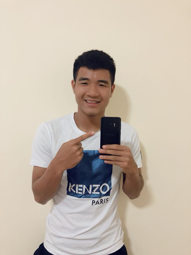 Đức Chinh của U23 Việt Nam tiếp tục đốn tim” fan nữ bằng loạt ảnh tự sướng nhăng nhít thế này đây!-6