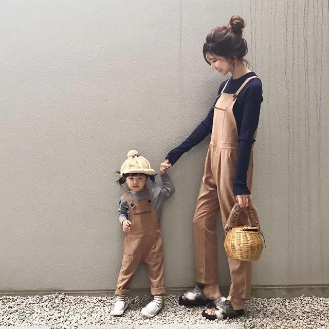 Chỉ chụp ảnh đôi cùng con gái, nữ blogger người Nhật nổi tiếng khắp MXH-11