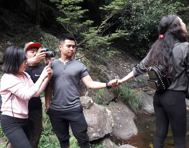 Lễ đi chơi xa hay ở nhà không quan trọng, quan trọng là bạn có hình để sống ảo chưa?-6