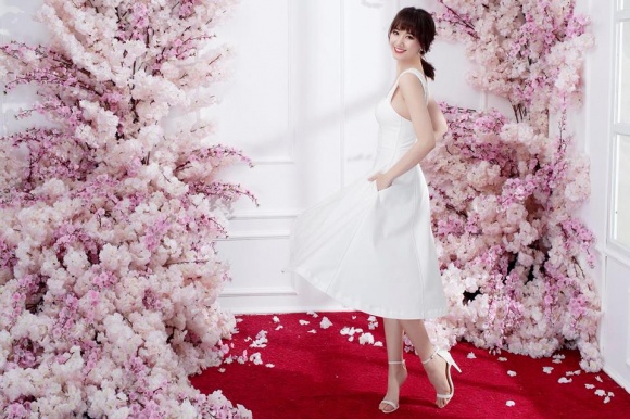 Hari Won xinh tựa nắng mai trong loạt ảnh mới-1