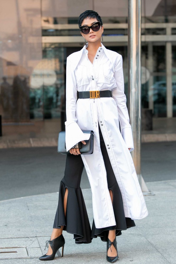 Hoa hậu HHen Niê thả thính fans bằng trang phục street style độc đáo-3