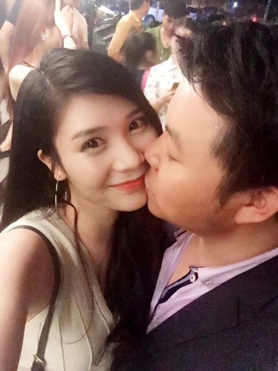 Vô tư ôm hôn thắm thiết chốn đông người, các cặp đôi sao Việt này từng khiến nhiều fan phải đỏ mặt-15