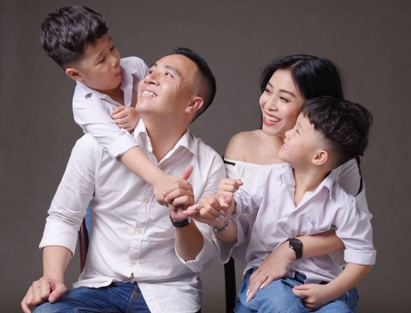 MC Nguyễn Hoàng Linh chụp ảnh cùng những người đàn ông quan trọng nhất cuộc đời mình-5