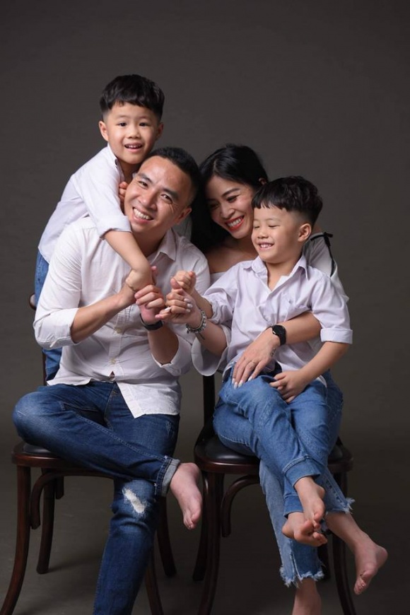 MC Nguyễn Hoàng Linh chụp ảnh cùng những người đàn ông quan trọng nhất cuộc đời mình-9