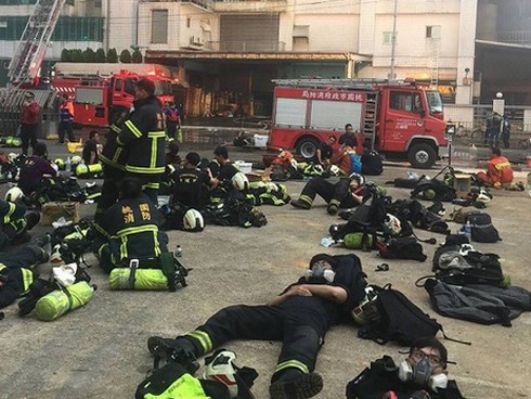 Cháy nhà máy Đài Loan có nhiều lao động Việt Nam, 5 lính cứu hỏa hy sinh