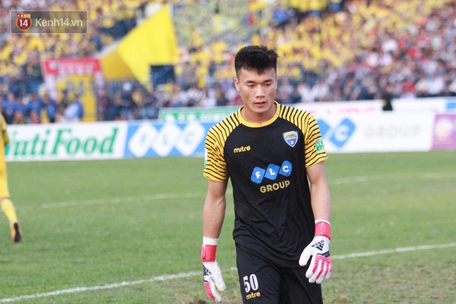 Cuối cùng, Bùi Tiến Dũng cũng được bắt chính trở lại-1