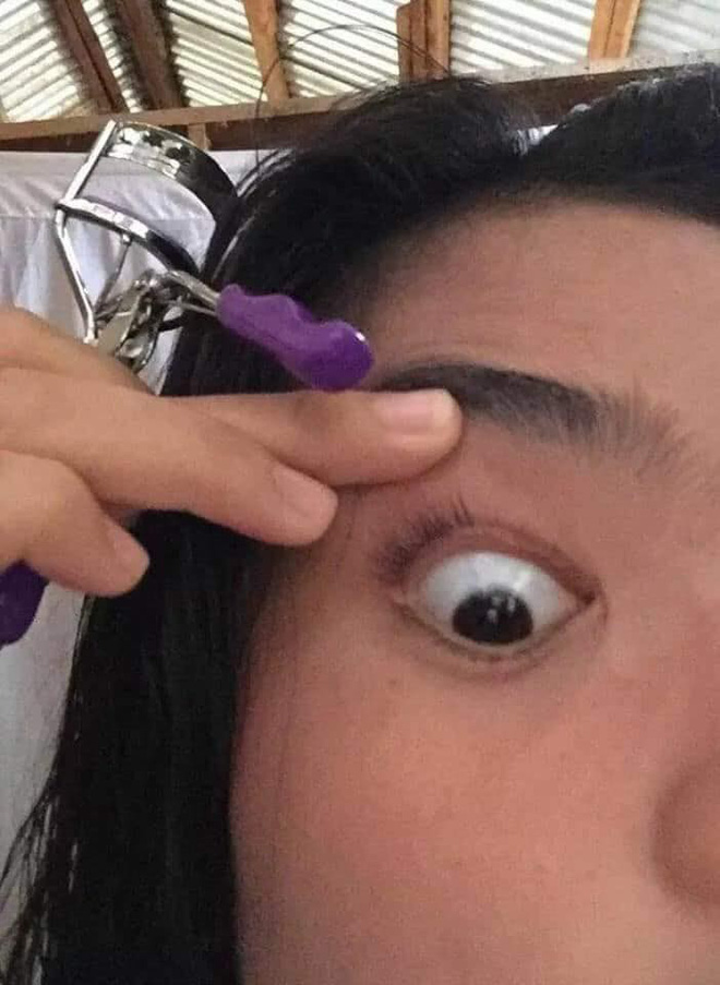 Uốn mi làm đẹp nhưng khi soi vào gương, cô gái chỉ muốn bật khóc-2