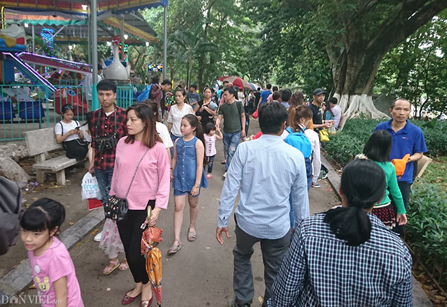 Các khu vui chơi ở Thủ đô đông nghịt người dịp nghỉ lễ-3
