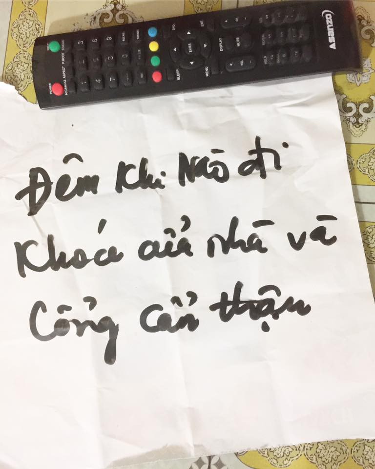 Điện thoại có xịn xò bao nhiêu chăng nữa thì bố mẹ vẫn cứ thích viết giấy dặn dò con cái thế này đây!-4