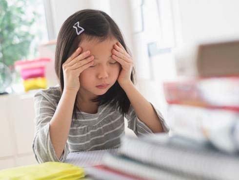 Bằng những cách đơn giản này, bố mẹ sẽ nhanh chóng giúp con hết căng thẳng, lo âu