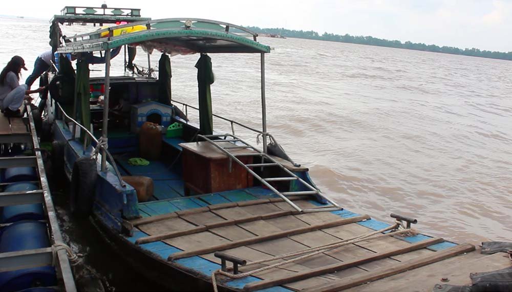 Diễn biến bất ngờ vụ người phụ nữ lái đò mất tích cùng nhiều vết máu-1