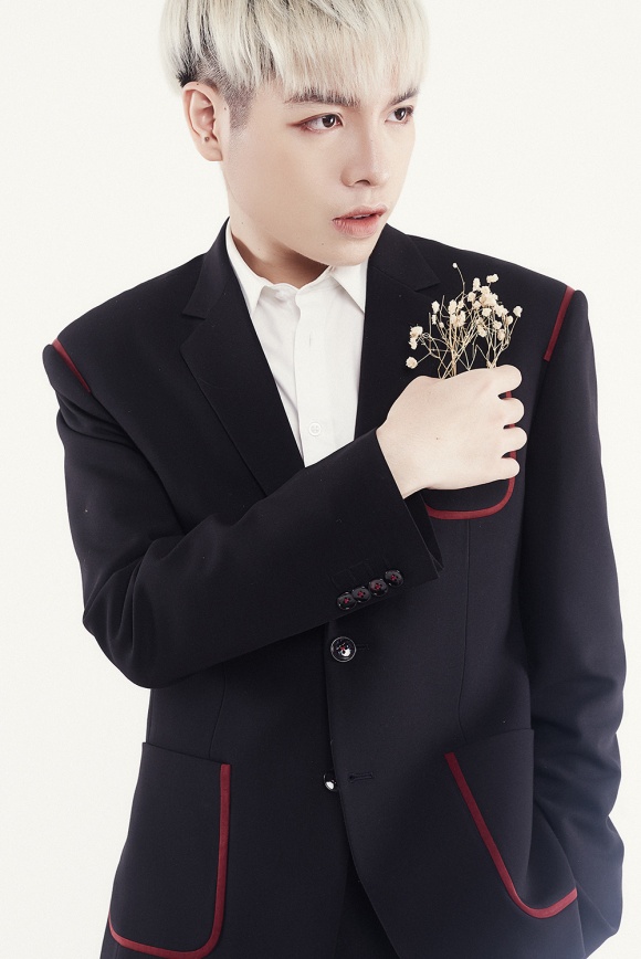 Thân thiết là thế, lần đầu tiên gia đình Hoa dâm bụt có bộ ảnh chỉnh chu đẹp không tì vết-5