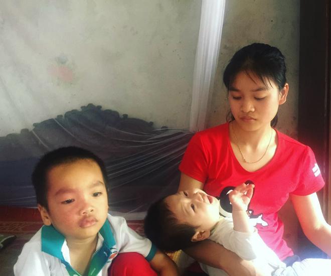 Chồng mất vì tai nạn, người vợ trẻ gồng gánh” chăm con song sinh 1 bại não, 1 mù lòa-4