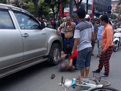 Xe bán tải lùi trúng khiến cụ bà tử vong: Giận vợ nên mới đi ngược chiều?